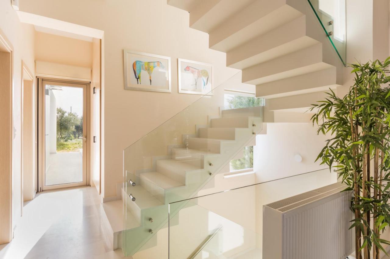 Lux Villa Mia With Heated Pool, 2Km To Beach & Childrens Area! Mikro Metochi المظهر الخارجي الصورة