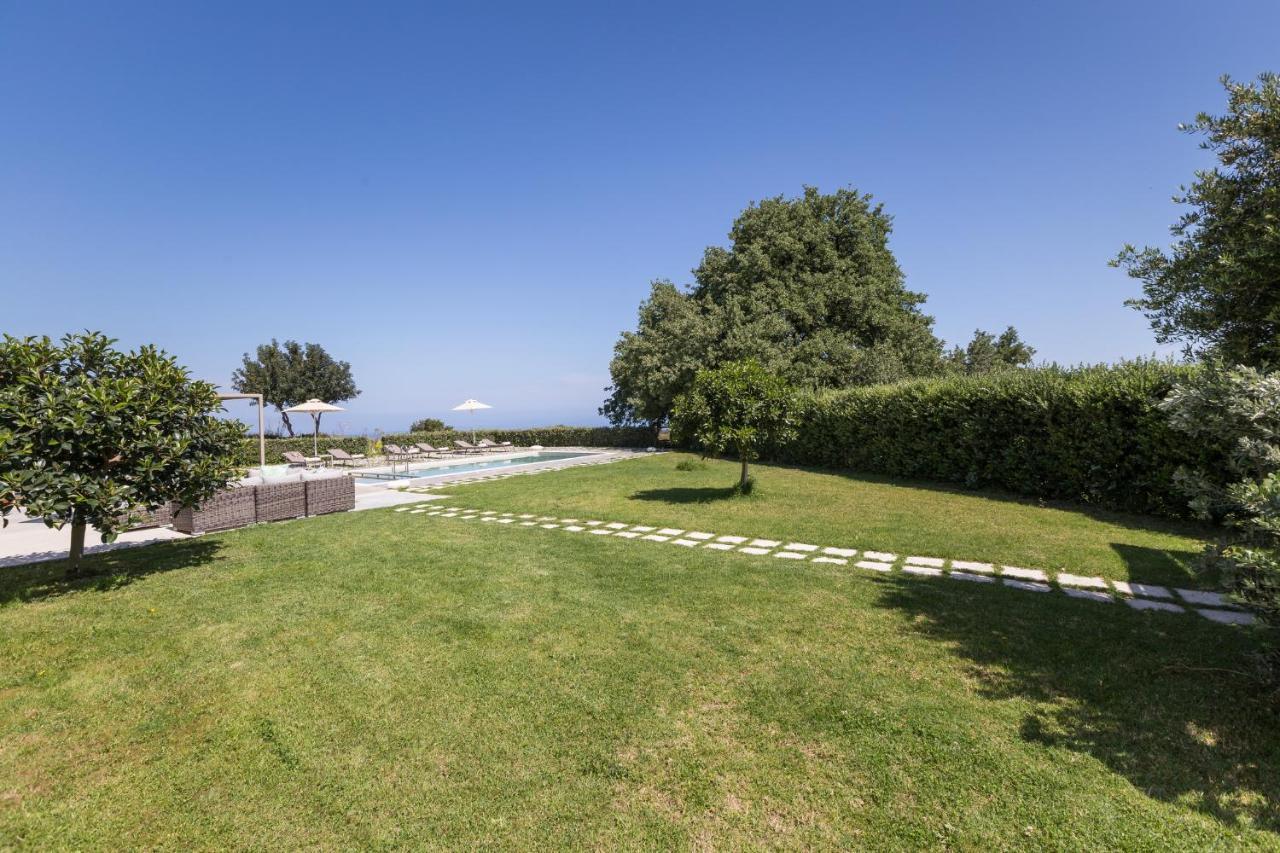 Lux Villa Mia With Heated Pool, 2Km To Beach & Childrens Area! Mikro Metochi المظهر الخارجي الصورة