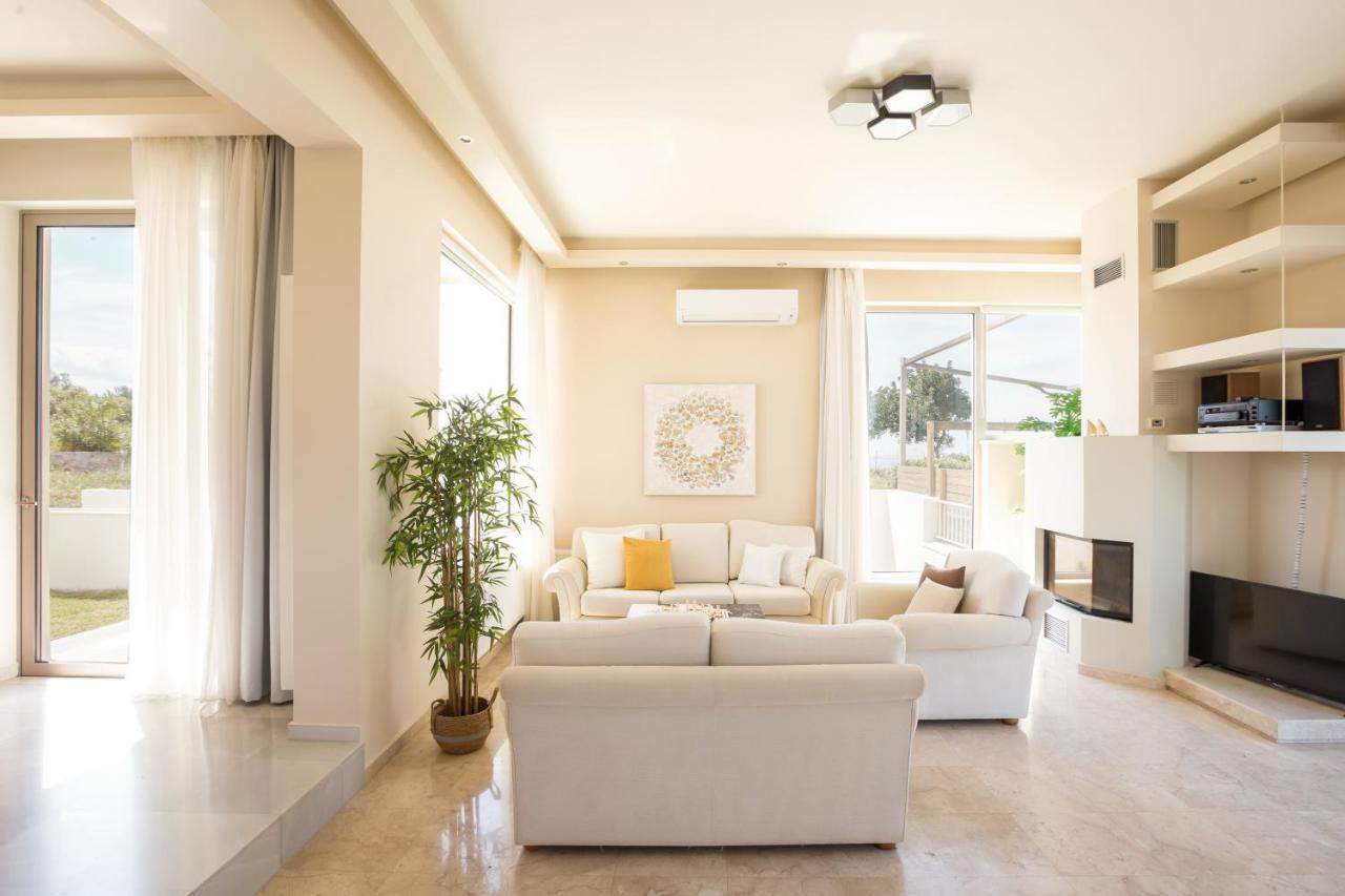 Lux Villa Mia With Heated Pool, 2Km To Beach & Childrens Area! Mikro Metochi المظهر الخارجي الصورة