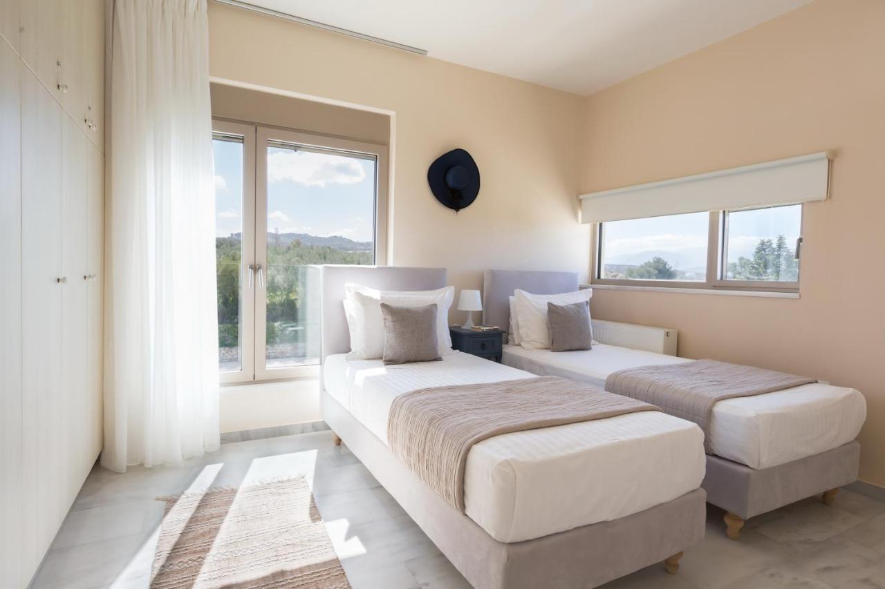 Lux Villa Mia With Heated Pool, 2Km To Beach & Childrens Area! Mikro Metochi المظهر الخارجي الصورة